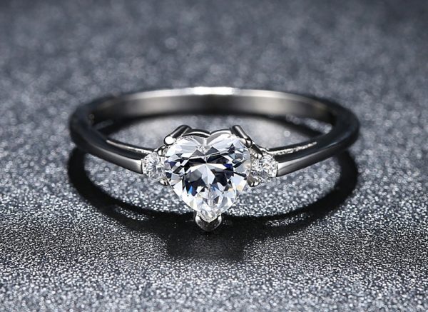 Quality Sterling Silver Plated Forever Heart Zircon Ring