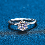 Brilliant 925 Sterling Silver 18K 1CT Moissanite Gemstone Twisted Ring