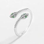 925 Sterling Silver Creative Emerald Eyes Double Snake Head Ring