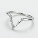 Exquisite 925 Sterling Silver Dazzling Crystal Zirconia V-Style Ring