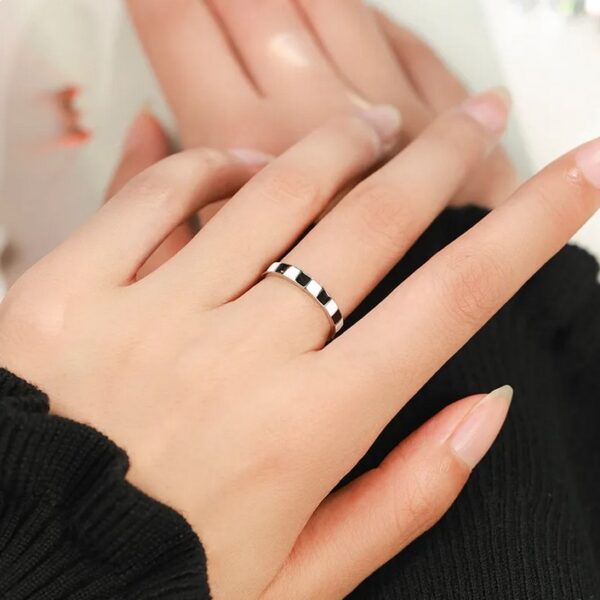 Elegant 925 Sterling Silver Black & White Checkers Ring - Image 2