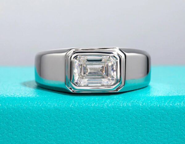 Men’s 18K 925 Sterling Silver 2CT Emerald Cut Moissanite Ring