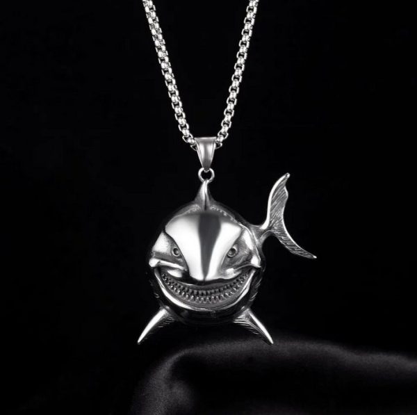 Men’s Retro Personality Fierce Shark Pendant Necklace