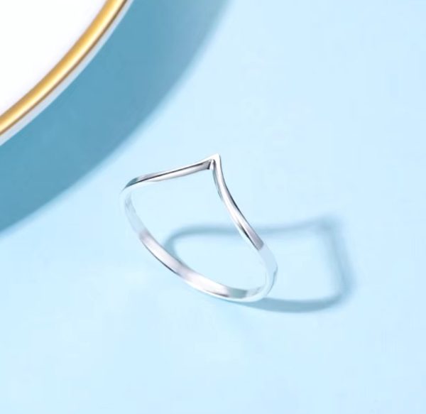 Elegant 925 Sterling Silver V-Style Smooth Wave Ring