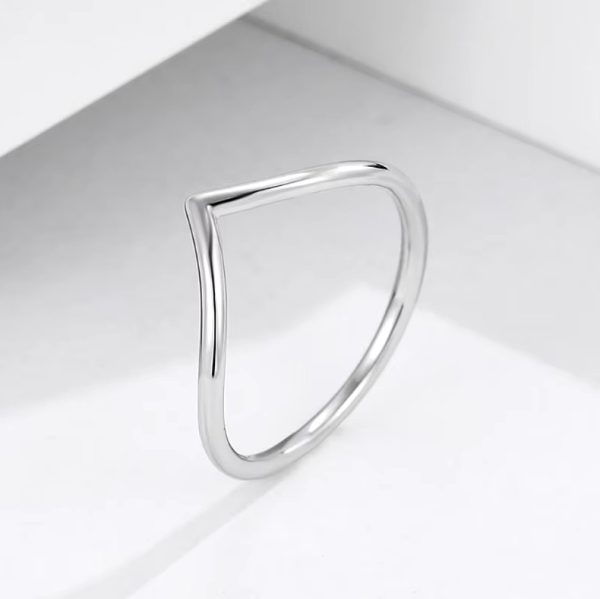 Elegant 925 Sterling Silver V-Style Smooth Wave Ring - Image 4