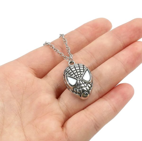 Creative Superhero Design Silver Spider Battle Mask Pendant Necklace - Image 2