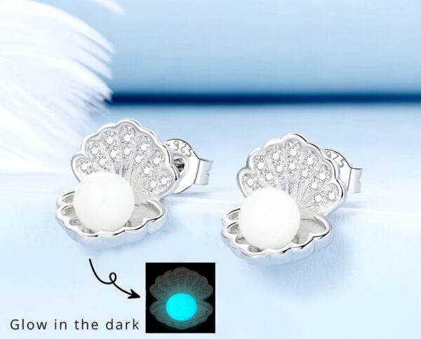 Platinum 925 Sterling Silver Glow in the Dark Shell Pearl/Night Owl Stud Earring - Image 2