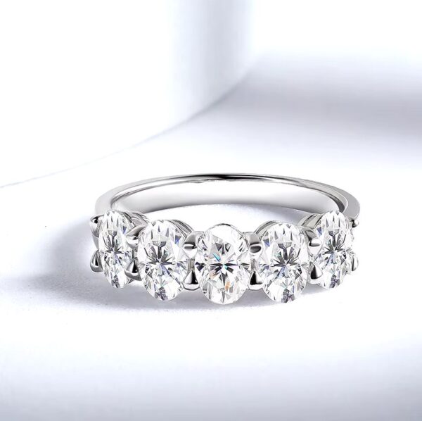 Exquisite 925 Sterling Silver 2.5CT Oval Cut Full Moissanite Eternity Ring