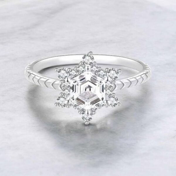 Elegant 18K 925 Sterling Silver Sparkling Snowflake Solitaire Ring - Image 4