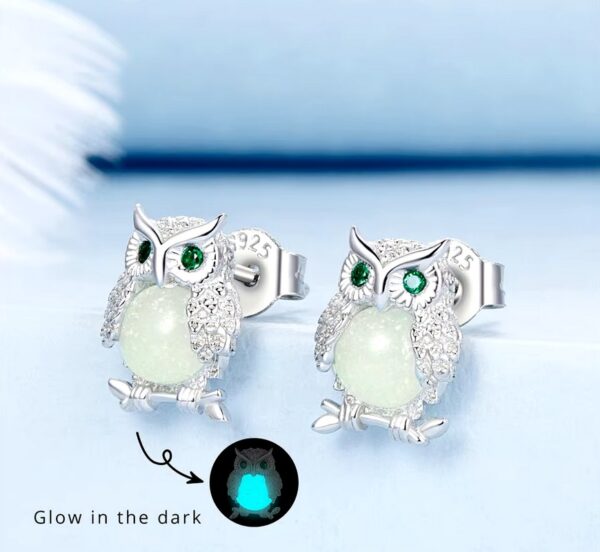 Platinum 925 Sterling Silver Glow in the Dark Shell Pearl/Night Owl Stud Earring - Image 4