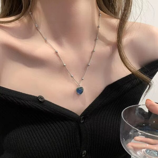 Elegant Color Changing Temperature Mood Heart Pendant Necklace - Image 3