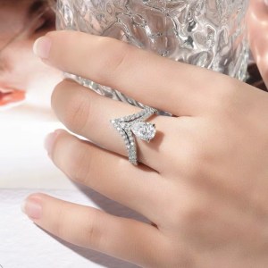 18K 925 Sterling Silver 1.5CT Pear Cut Full Moissanite Stackable Ring (Size 6-10)