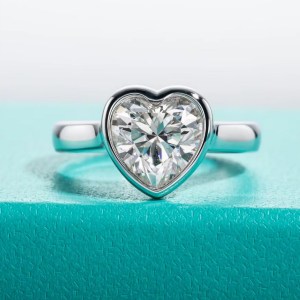Luxury 18K Solid 925 Sterling Silver 3CT Exquisite Heart Cut Moissanite Ring (Size 6-10)