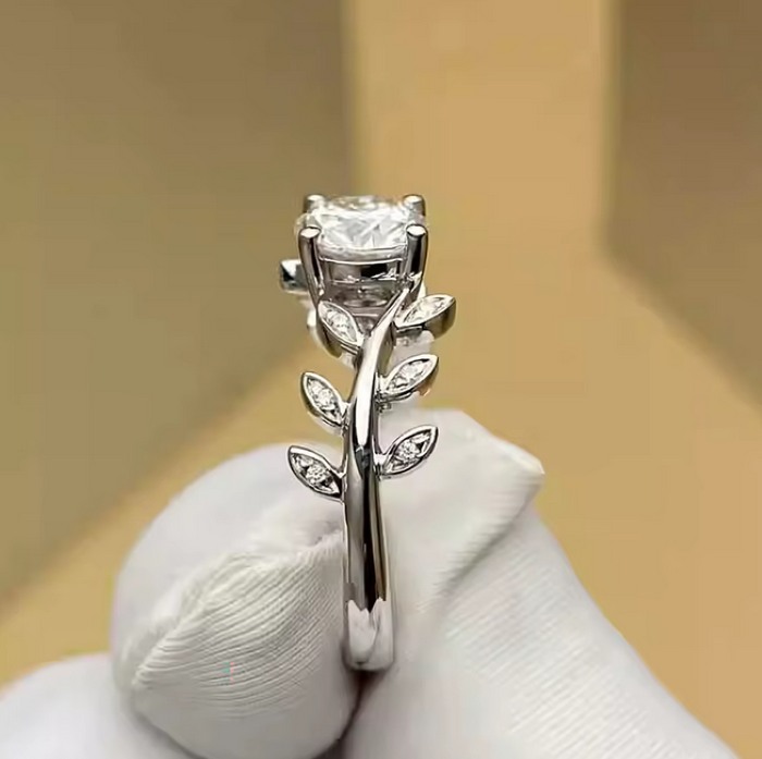 Elegant 18K 925 Sterling Silver 1CT Round Cut Moissanite Leaf Ring (Size 5-9) - Image 4