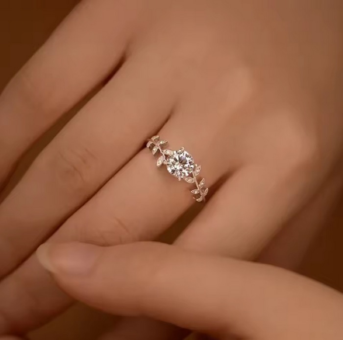 Elegant 18K 925 Sterling Silver 1CT Round Cut Moissanite Leaf Ring (Size 5-9) - Image 2