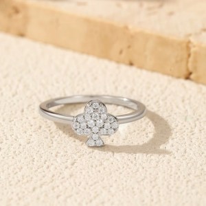 Delicate 925 Sterling Silver Charming Moissanite Clubs Elegant Ring (Size 5-9)