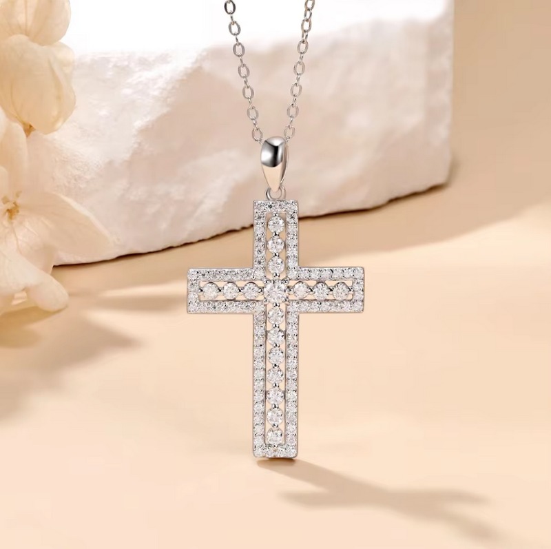 Luxury 18K 925 Sterling Silver Full Moissanite Hollow Cross Pendant Necklace