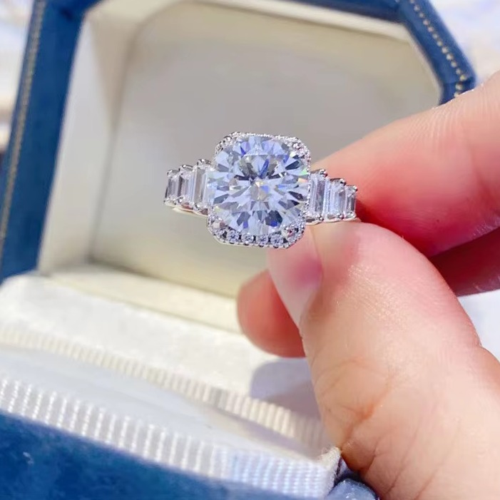 Luxury 18K 925 Sterling Silver 3CT Round Cut Moissanite Dazzling Ring (Size 5-9) - Image 4