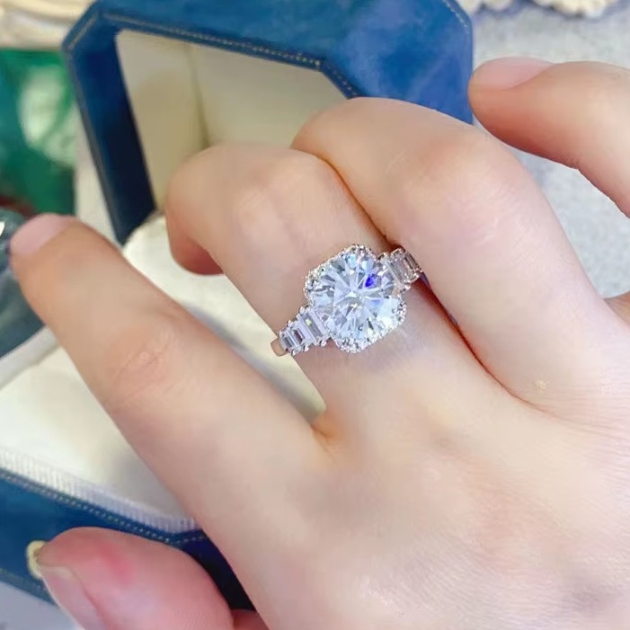 Luxury 18K 925 Sterling Silver 3CT Round Cut Moissanite Dazzling Ring (Size 5-9) - Image 2
