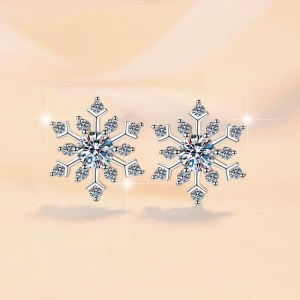 Delicate 925 Sterling Silver 1CT Moissanite Snowflake Stud Earrings
