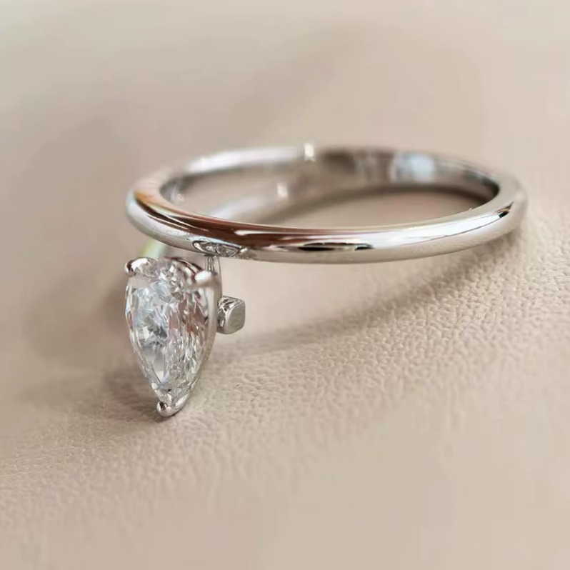 Exquisite 18K 925 Sterling Silver 1CT Pear Cut Moissanite Solitaire Ring (5-9) - Image 4