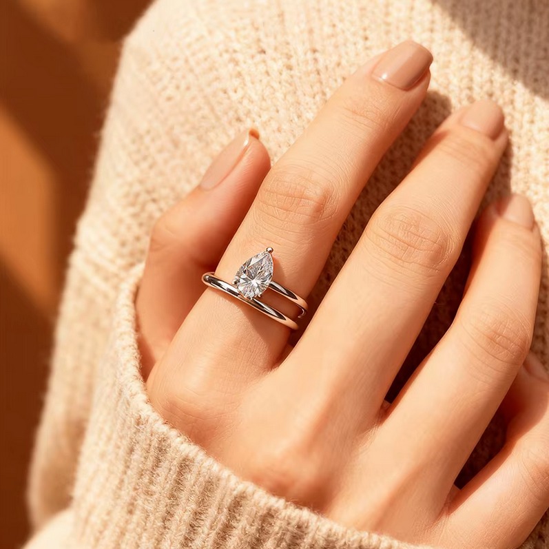 Exquisite 18K 925 Sterling Silver 1CT Pear Cut Moissanite Solitaire Ring (5-9) - Image 3