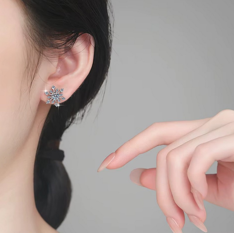Delicate 925 Sterling Silver 1CT Moissanite Snowflake Stud Earrings - Image 2