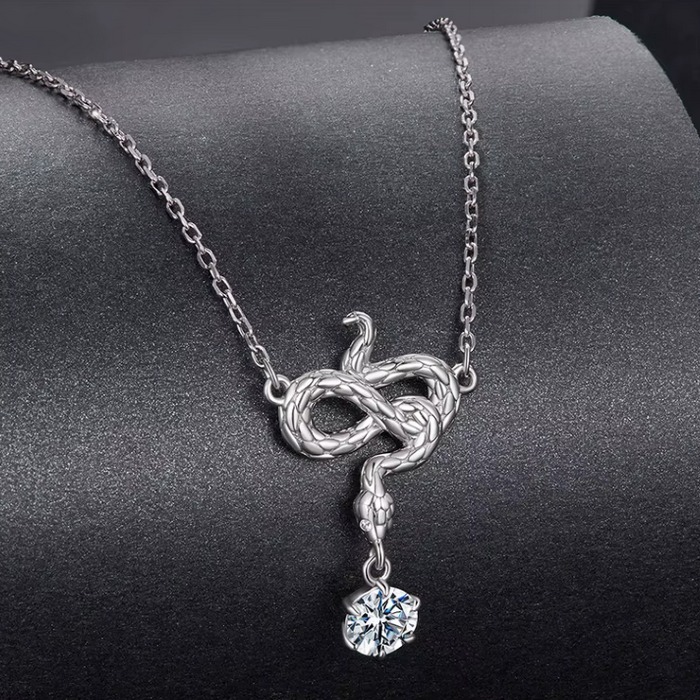 18K 925 Sterling Silver 0.5CT Moissanite Infinity Serpent Pendant Choker (17″)