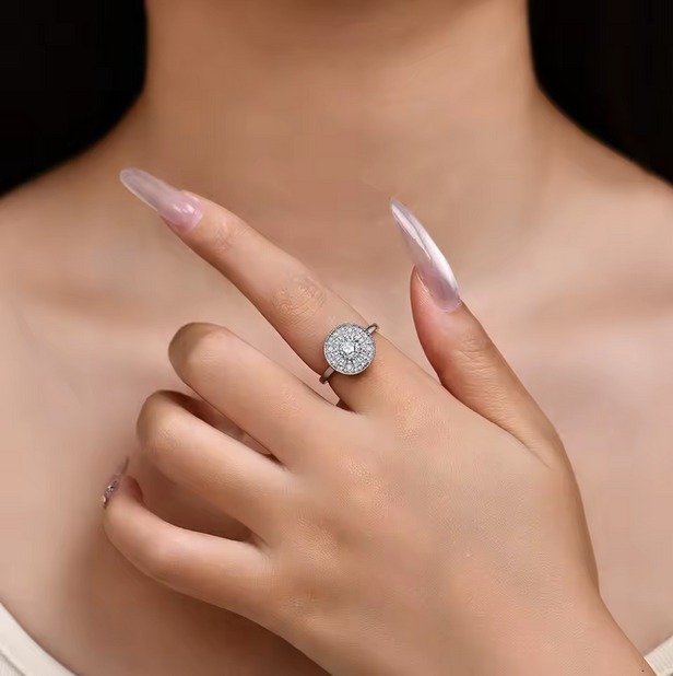 Luxury 18K 925 Sterling Silver Full Moissanite Starburst Design Ring (Size 5-10) - Image 4
