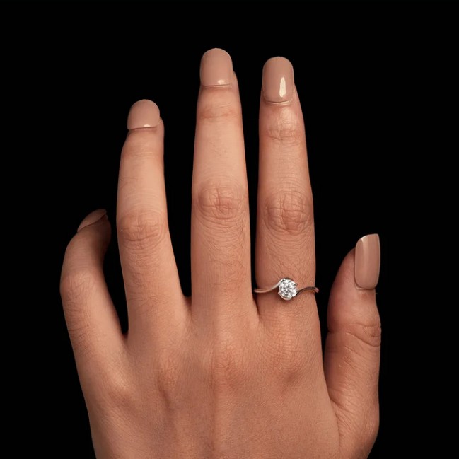 Platinum 925 Sterling Silver 0.5CT Round Cut Moissanite Twisted Love Ring (6-8) - Image 4