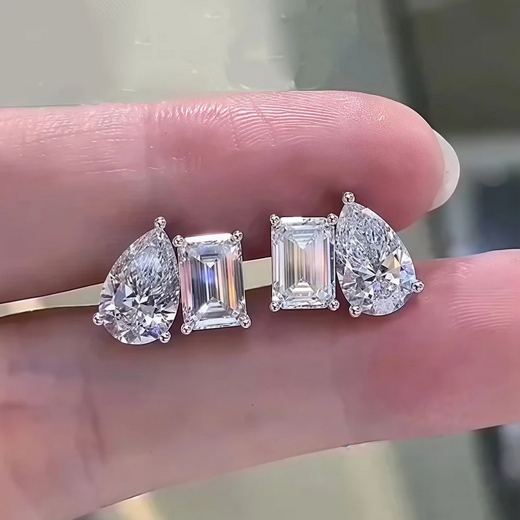 Luxury 18K 925 Sterling Silver 4CT Full Moissanite 2-Stone Design Stud Earrings