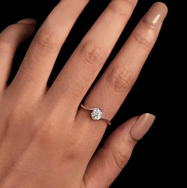 Platinum 925 Sterling Silver 0.5CT Round Cut Moissanite Twisted Love Ring (6-8) - Image 2