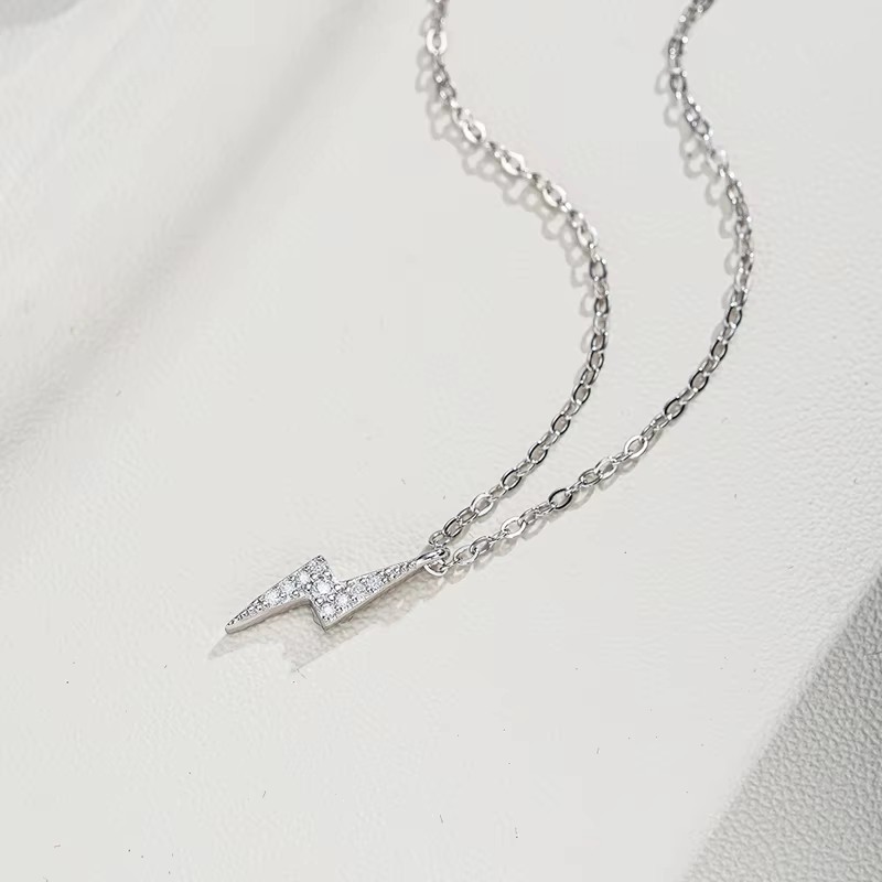 Delicate 18K 925 Sterling Silver Moissanite Lightning Bolt Pendant Choker – 17″ - Image 4