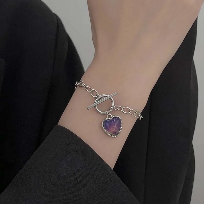 Elegant Color Changing Temperature Mood Heart Pendant Bracelet – 7″ - Image 3