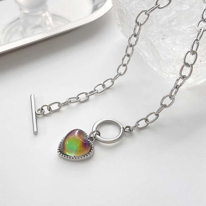 Elegant Color Changing Temperature Mood Heart Pendant Bracelet – 7″ - Image 2