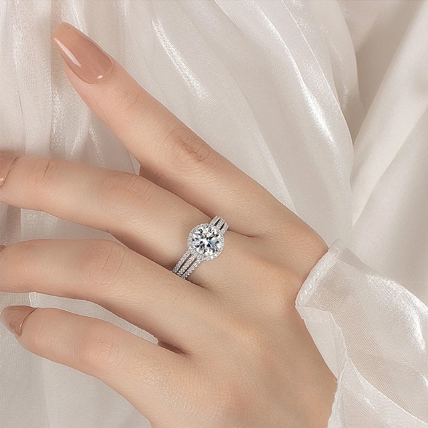 Luxurious 18K 925 Sterling Silver 2CT Moissanite Halo Ring (Size 5-9) - Image 2