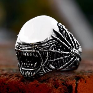 Men's Quality Stainless Steel Spider Alien Skull Retro Ring (Size 9-12.75)