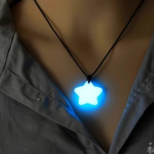 Kids Luminous Wishing Star Glow Pendant Necklace – 22″ (Blue, Green)