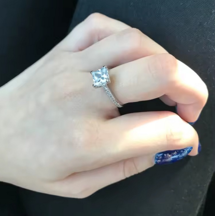 Luxurious 925 Sterling Silver 2CT Sparkling Zirconia Princess Cut Ring (Size 5-9) - Image 2