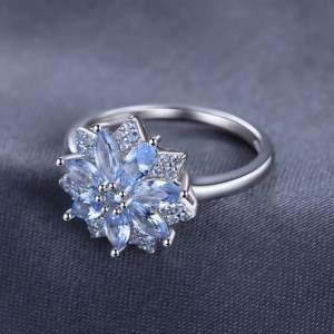 Exquisite 925 Sterling Silver Light Blue Spinel Flower Cocktail Ring (Size 6-8)