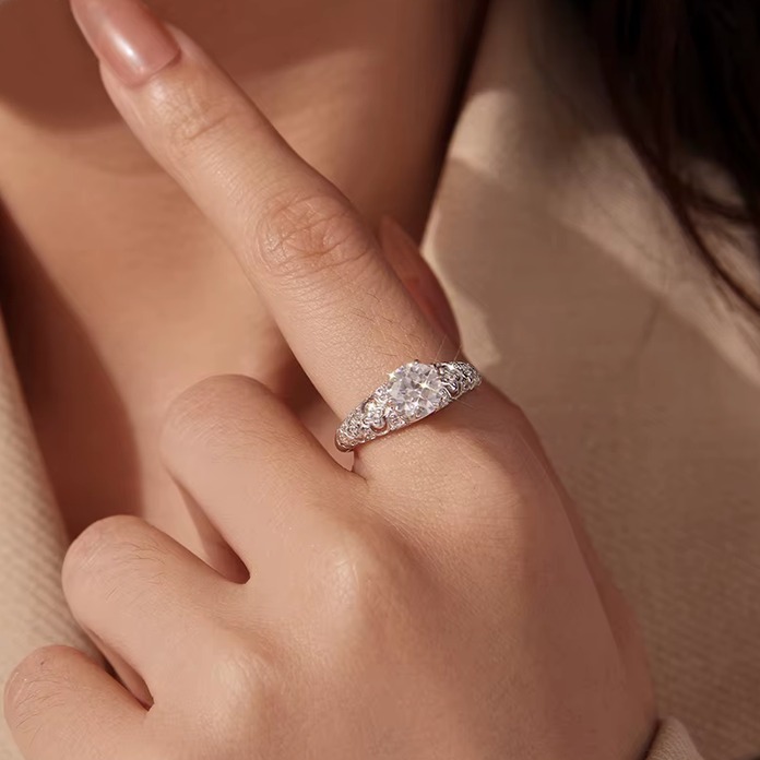 Luxury 18K 925 Sterling Silver 1CT Moissanite Clover Design Ring (Size 6-8) - Image 2