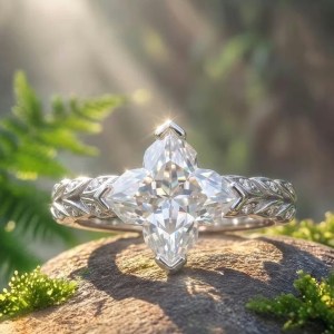 Exquisite 18K 925 Sterling Silver 2.5CT Four-Leaf Clover Moissanite Ring (Size 6-8)