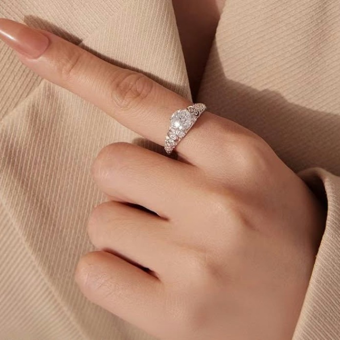 Luxury 18K 925 Sterling Silver 1CT Moissanite Clover Design Ring (Size 6-8) - Image 4