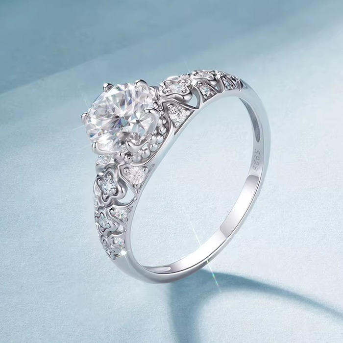 Luxury 18K 925 Sterling Silver 1CT Moissanite Clover Design Ring (Size 6-8)