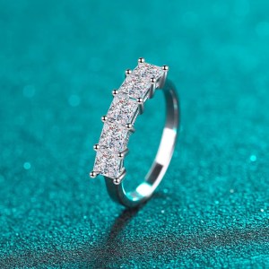 Elegant 18K 925 Sterling Silver 2CT Princess Cut Full Moissanite Ring (Size 5-9)